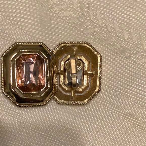 4 pair of vintage clip on earrings - Picture 3 of 5